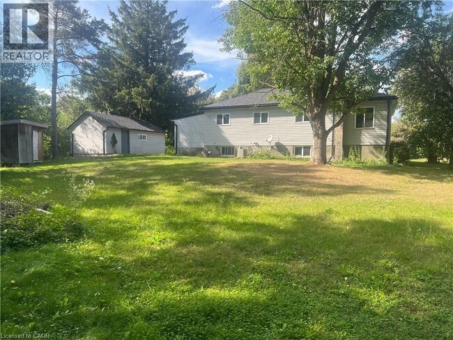 Building Photo - 2065 Maple Grove Rd