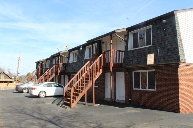 Building Photo - 1100 Oneil Blvd