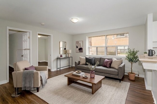 2 Bedroom - Grand Avenue Apartments