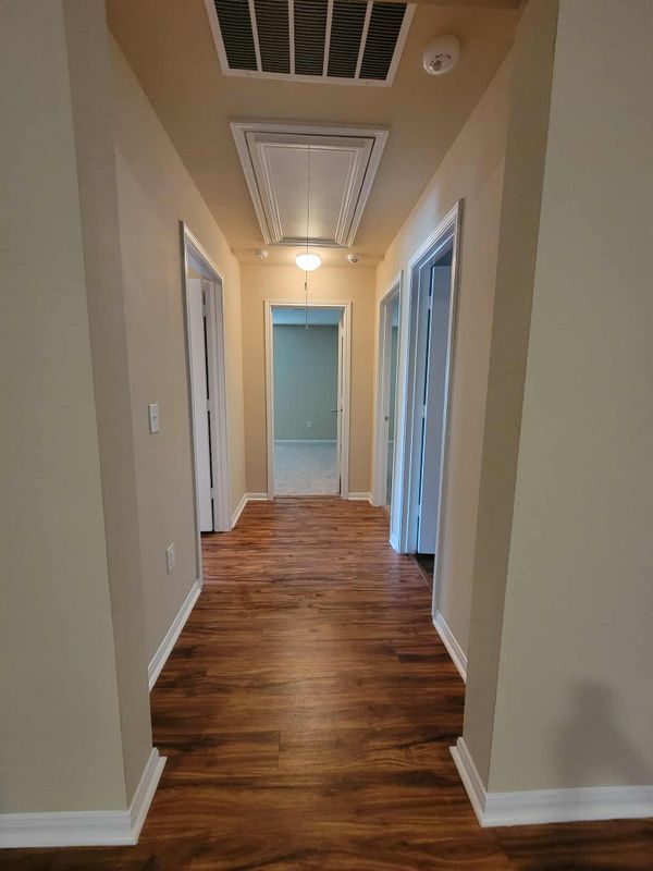 Building Photo - 213 Camellia Dr