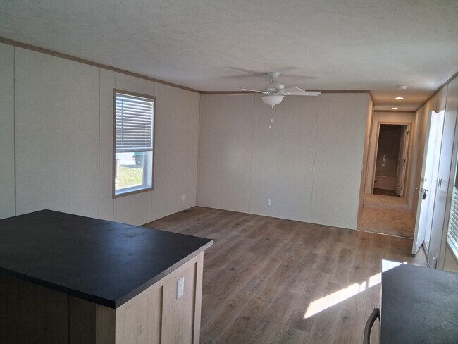 Foto del edificio - 28638 N Maple St