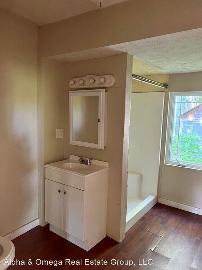 Foto del edificio - 2 br, 2 bath House - 454 E 4th St.