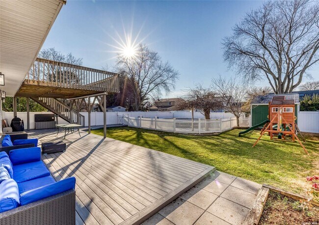 Building Photo - 12 Cornwall Ln