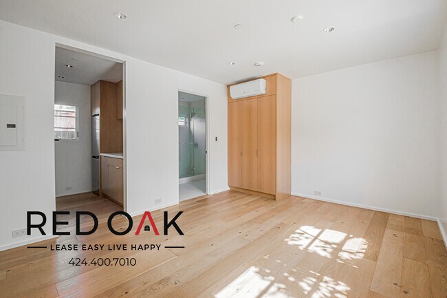 Foto del edificio - 2403 S Centinela Ave