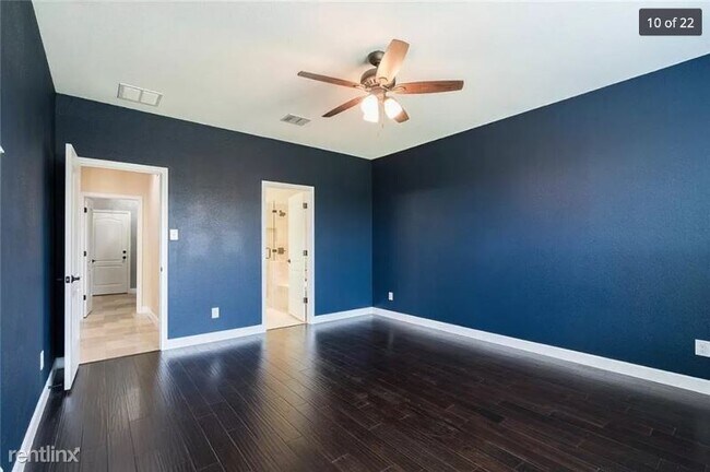 Foto del edificio - 4 br, 2.5 bath House - 1120 Strickling Dr
