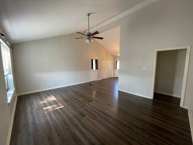 Foto del edificio - Haughton 3bd/2ba