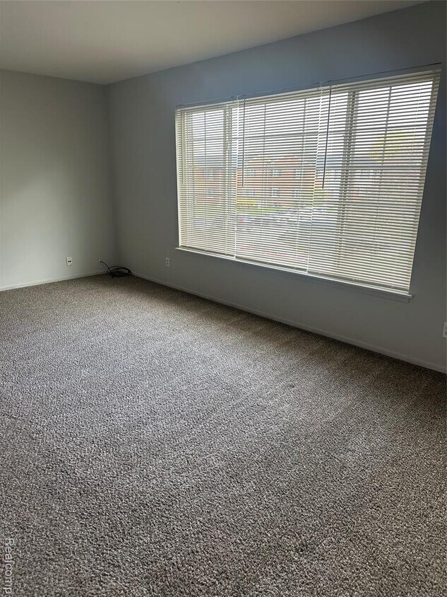 Foto principal - 25300 Shiawassee Cir