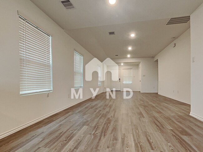 Building Photo - 346 Pickwick Gardens Ln