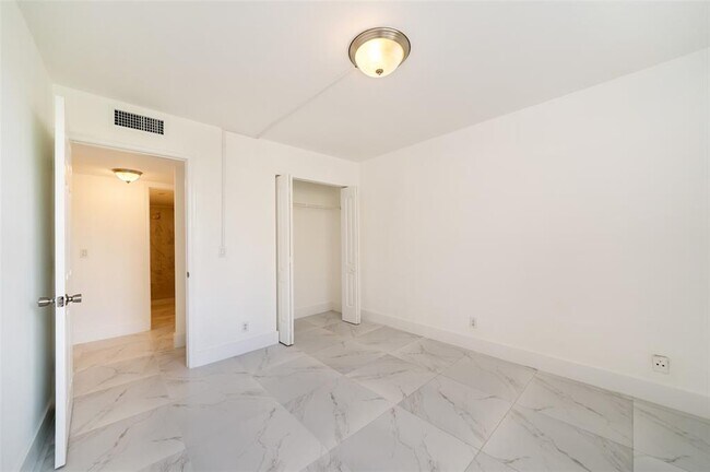 Foto del edificio - 9461 Evergreen Pl