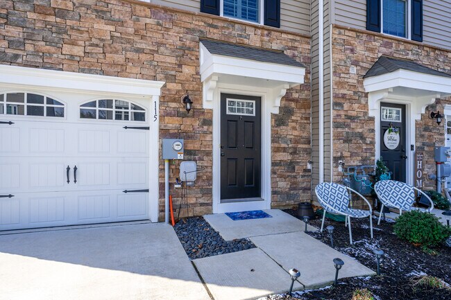 Building Photo - 115 Meridian Ln