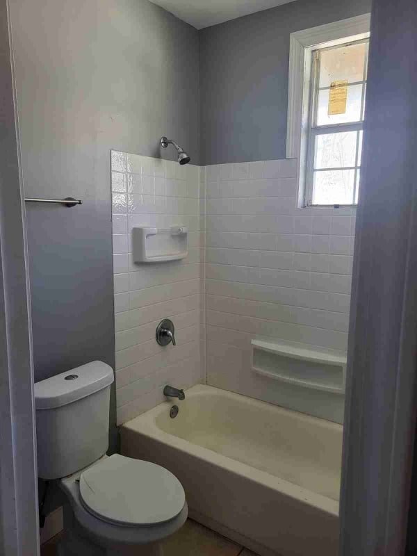 Building Photo - 2122 Desire St