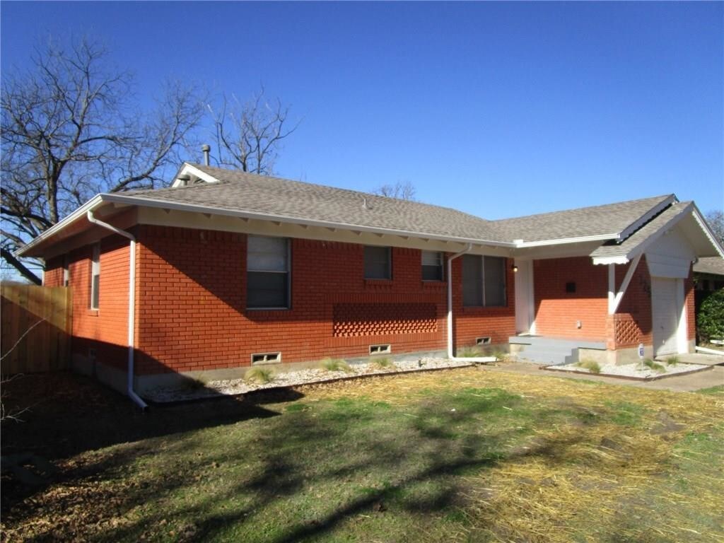 Primary Photo - 325 Woodmont Dr