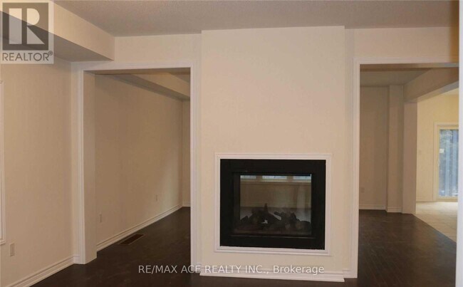 Building Photo - 316 Fleetwood Dr