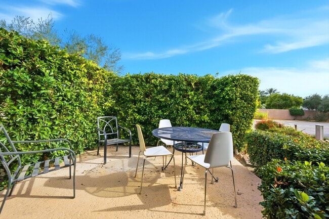 Foto del edificio - 436 Sunningdale Dr