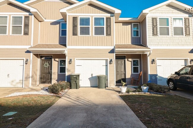 Building Photo - 6024 Royal Port Ct