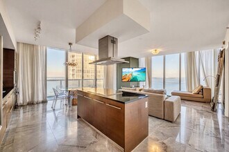 Building Photo - 485 Brickell Ave