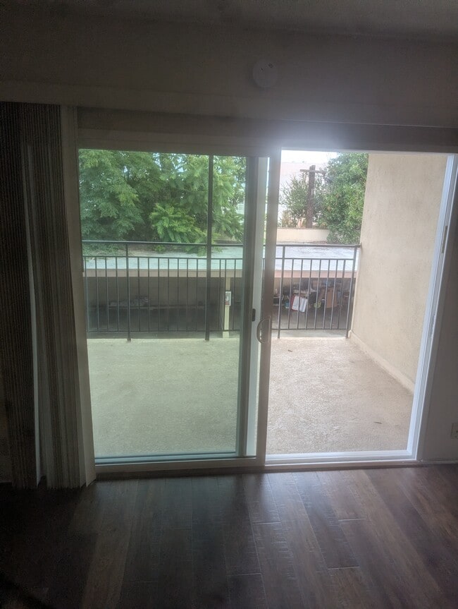 Balcony - 1311 Lyndon St