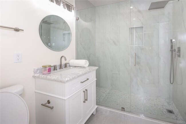 Foto del edificio - 15256 Clymer St