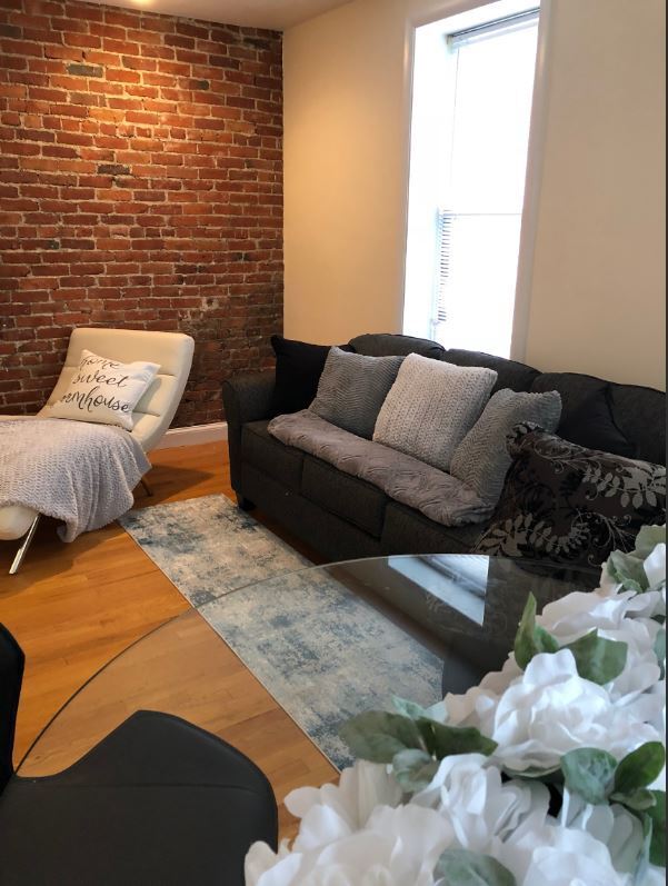 Building Photo - 90 St Botolph St