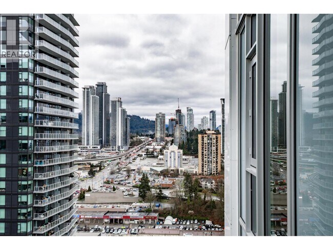 Photo du bâtiment - 311 Alderson Ave