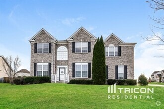 Building Photo - 108 N Honey Locust Dr