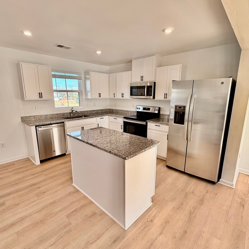 Foto principal - 28 Sebago Pl