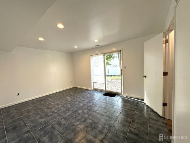 Building Photo - 7 Timothy Ct