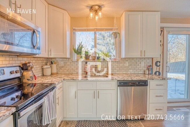 Foto del edificio - 15169 E Columbia Dr