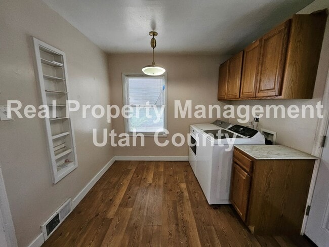 Building Photo - Cozy Provo home