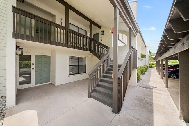 Building Photo - 16472 Timberlakes Dr