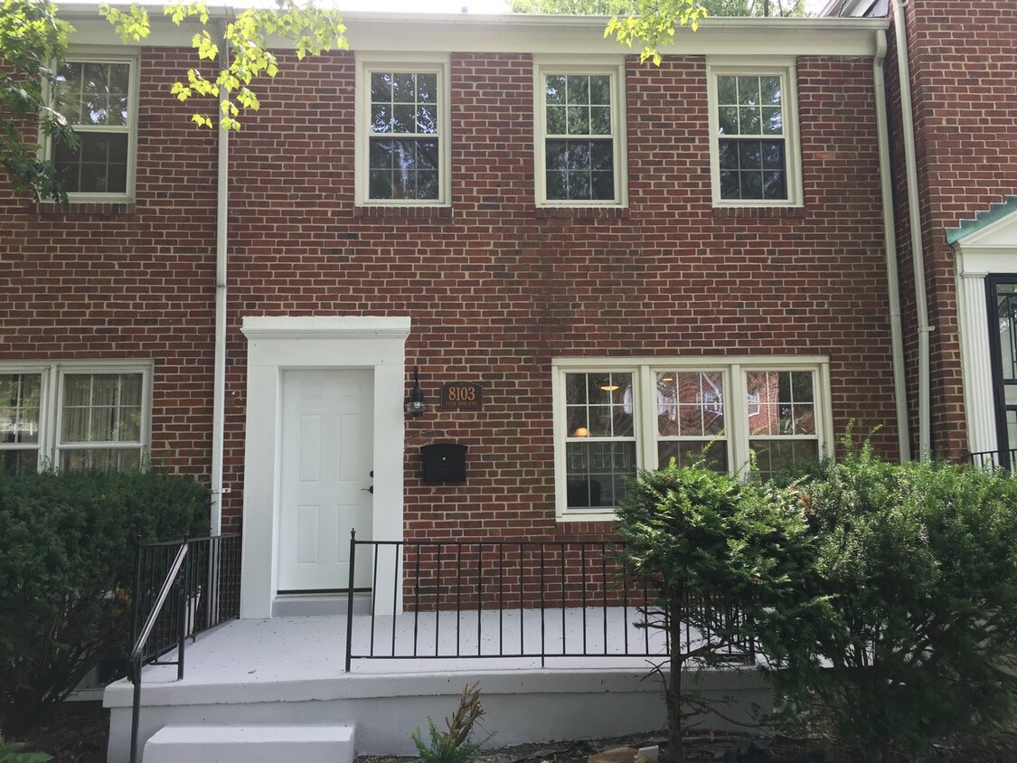 Primary Photo - Fully Renovated 3 Bedroom Parkville Townho...