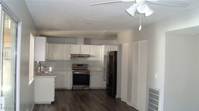 Foto del edificio - 5712 Stacey Ave