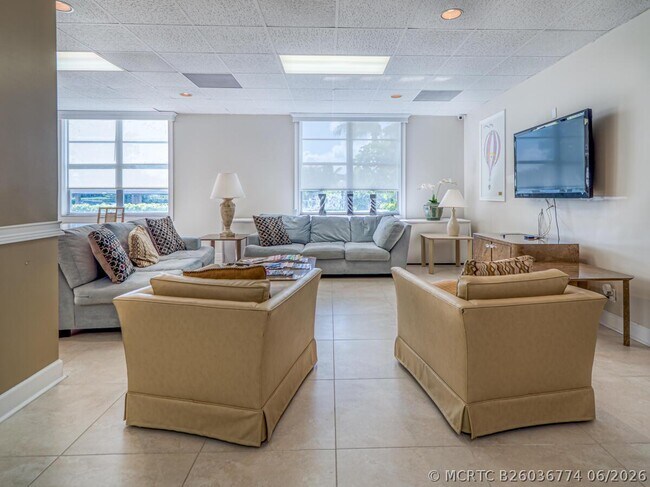 Foto del edificio - 2851 S Ocean Blvd