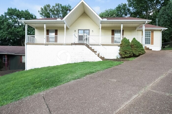 Foto principal - 3 Bedroom Pet-Friendly Home in Nashville, ...