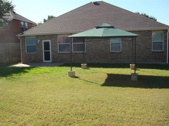 Building Photo - 2301 Orchid Dr