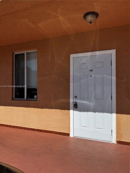 Primary Photo - 17350 NW 67th Ave