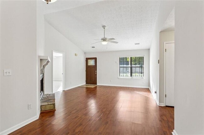 Building Photo - Ranch style home