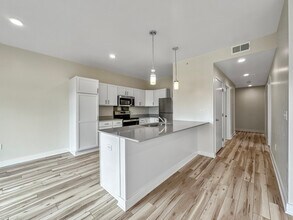 Building Photo - Stratford Pointe