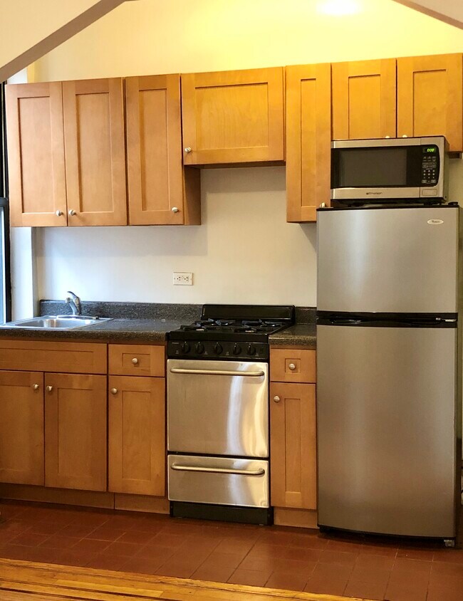 Foto del edificio - 635 E 9th St