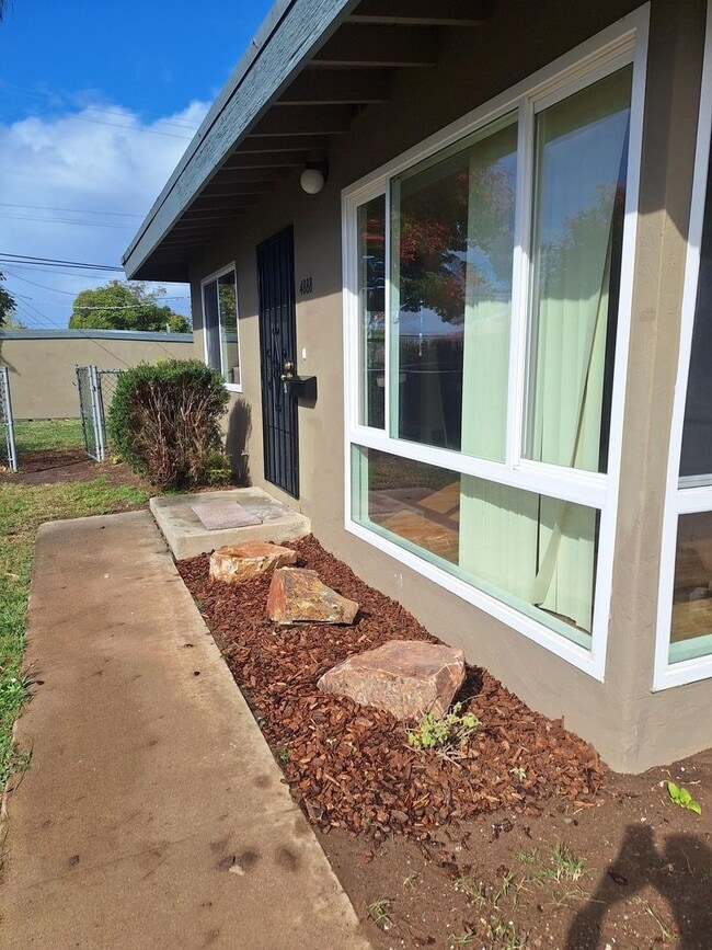 Foto del edificio - 4888 Clairemont Dr