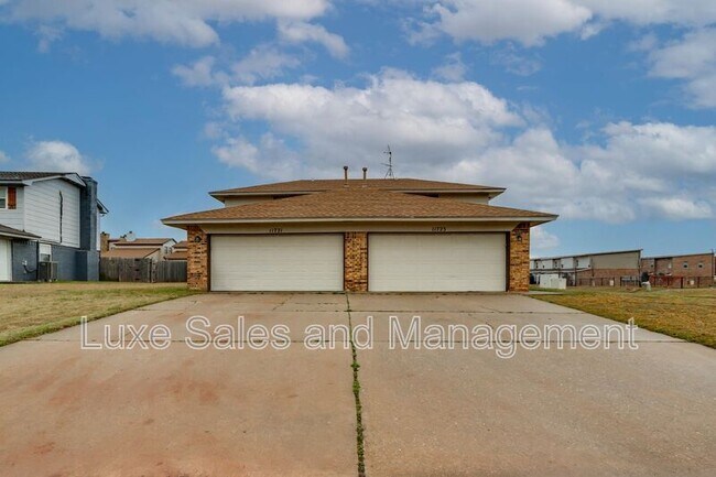 Building Photo - 11723 N Francis Ave