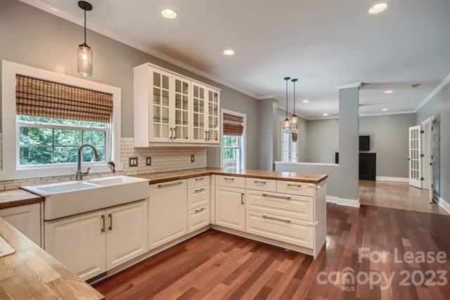 Foto del edificio - 4926 Ardenwoods Dr