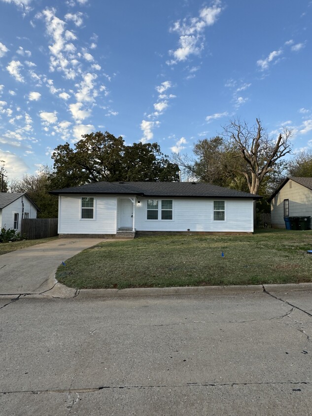 Foto principal - 1001 N Locust Ln