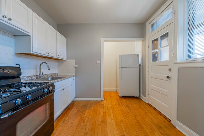 Foto del edificio - 2056 W Arthur Ave