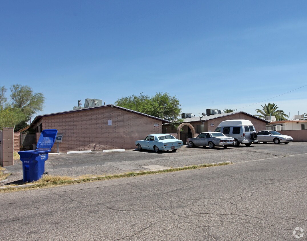 Building Photo - 8 Units