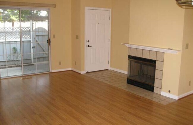 Living Room - 3701 Blackford Ave