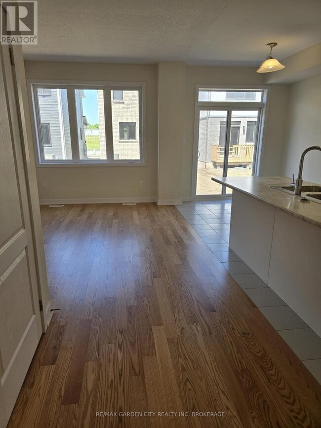 Building Photo - 73 Keelson St