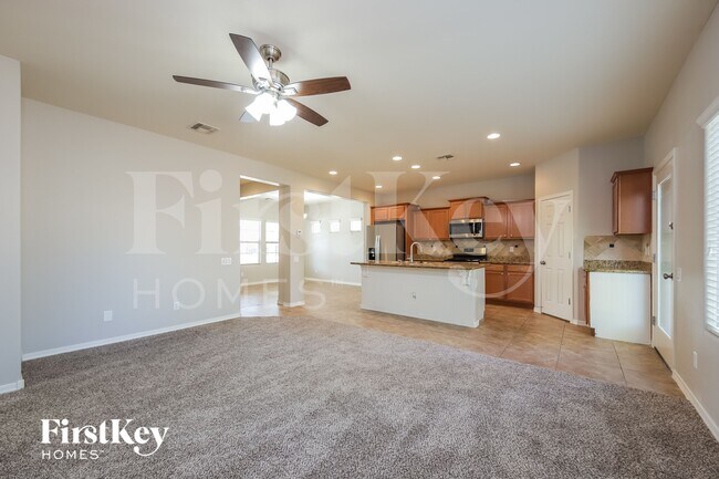 Foto del edificio - 11028 E Silver Springs Ave