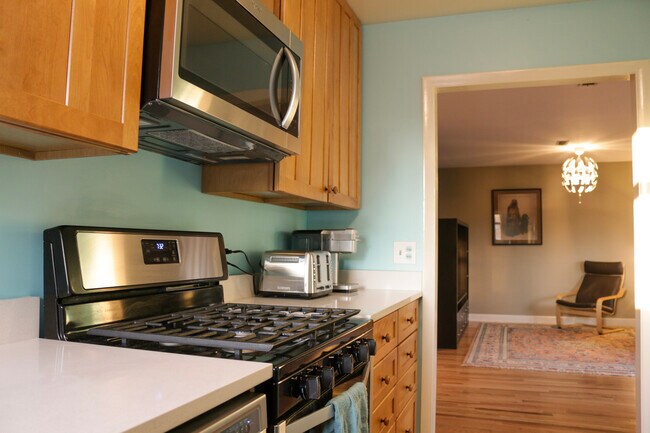 Foto del edificio - 2115 Ashwood Ave