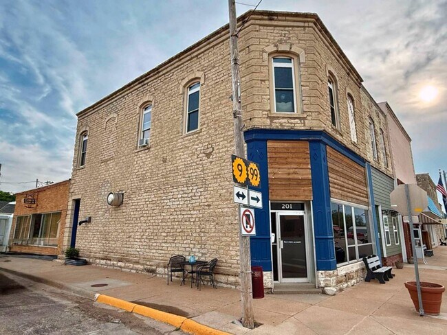 Foto del edificio - 201 N Kansas Ave
